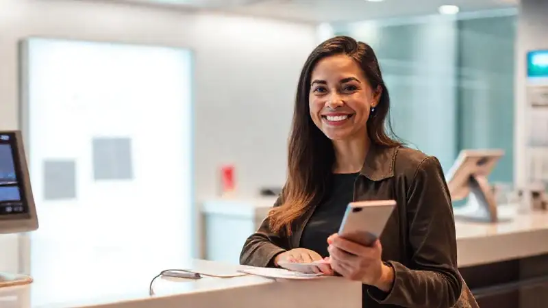 Un banco moderno irradia optimismo y profesionalidad