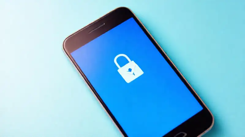 Pantalla de teléfono azul, segura y atractiva